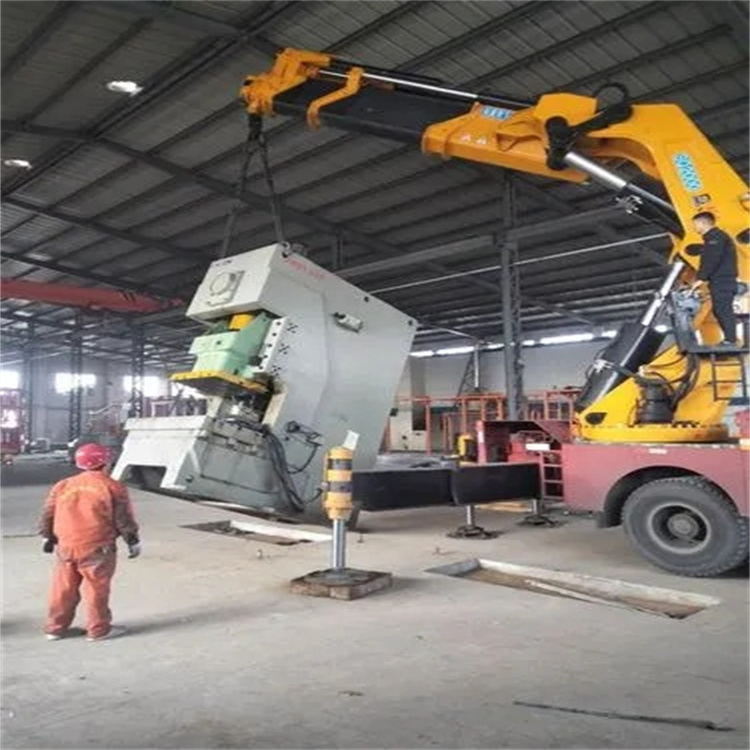 板芙镇80吨折臂吊车出租附近电话